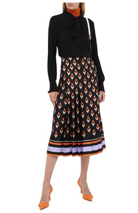Женская кожаные туфли valentino garavani vlogo VALENTINO оранжевого цвета по цене 55100 руб., арт. UW2S0R78/TMK | Фото 2 Женская кожаные туфли valentino garavani vlogo VALENTINO оранжевого цвета, арт. UW2S0R78/TMK | Фото 2