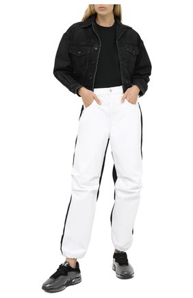 Женские джинсы DENIM X ALEXANDER WANG белого цвета по цене 34150 руб., арт. 4DC2204791 | Фото 2 Женские джинсы DENIM X ALEXANDER WANG белого цвета, арт. 4DC2204791 | Фото 2