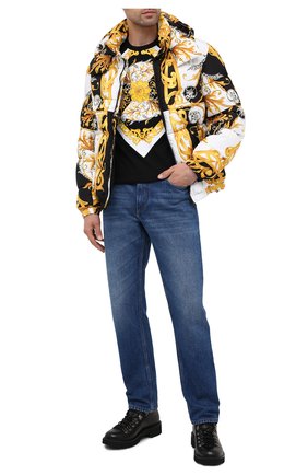 Мужская пуховая куртка VERSACE разноцветного цвета по цене 164000 руб., арт. A85195/A235725 | Фото 2 Мужская пуховая куртка VERSACE разноцветного цвета, арт. A85195/A235725 | Фото 2