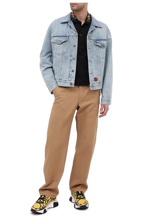 Мужские кожаные кроссовки squalo VERSACE желтого цвета по цене 67900 руб., арт. DSU7703/DSVBAG | Фото 2 Мужские кожаные кроссовки squalo VERSACE желтого цвета, арт. DSU7703/DSVBAG | Фото 2