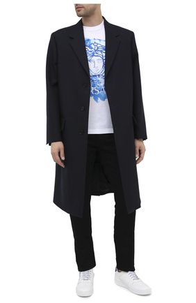 Мужские кожаные кеды ilus VERSACE белого цвета по цене 39950 руб., арт. DSU7843/DV25G | Фото 2 Мужские кожаные кеды ilus VERSACE белого цвета, арт. DSU7843/DV25G | Фото 2