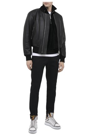 Мужской хлопковые брюки VERSACE черного цвета по цене 47950 руб., арт. A87115/A229957 | Фото 2 Мужской хлопковые брюки VERSACE черного цвета, арт. A87115/A229957 | Фото 2