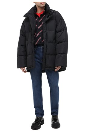 Мужская утепленная куртка BALENCIAGA черного цвета по цене 197000 руб., арт. 621982/TYD33 | Фото 2 Мужская утепленная куртка BALENCIAGA черного цвета, арт. 621982/TYD33 | Фото 2 (Материал внешний: Синтетический материал; Материал подклада: Синтетический материал; Рукава: Длинные; Мужское Кросс-КТ: Пуховик-верхняя одежда, Верхняя одежда, пуховик-короткий; Стили: Минимализм; Кросс-КТ: Пуховик, Куртка)