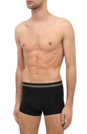 Мужские хлопковые боксеры VERSACE черного цвета по цене 6180 руб., арт. AUU02023/AC00058 | Фото 2 Мужские хлопковые боксеры VERSACE черного цвета, арт. AUU02023/AC00058 | Фото 2