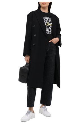 Женская хлопковая футболка VERSACE черного цвета по цене 26500 руб., арт. A87456/A228806 | Фото 2 Женская хлопковая футболка VERSACE черного цвета, арт. A87456/A228806 | Фото 2