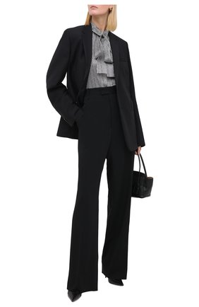 Женская шелковая блузка KITON черно-белого цвета по цене 114500 руб., арт. D48407K05T62 | Фото 2 Женская шелковая блузка KITON черно-белого цвета, арт. D48407K05T62 | Фото 2 (Материал внешний: Шелк; Рукава: Длинные; Женское Кросс-КТ: Блуза-одежда; Принт: С принтом; Длина (для топов): Удлиненные; Региональные ограничения белый список (Axapta Mercury): RU)