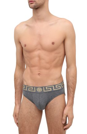 Мужские хлопковые брифы VERSACE серого цвета по цене 4750 руб., арт. AU10027/A232741 | Фото 2 Мужские хлопковые брифы VERSACE серого цвета, арт. AU10027/A232741 | Фото 2