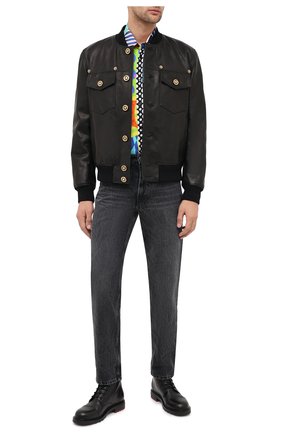 Мужской кожаный бомбер VERSACE черного цвета по цене 387000 руб., арт. A87429/A233752 | Фото 2 Мужской кожаный бомбер VERSACE черного цвета, арт. A87429/A233752 | Фото 2