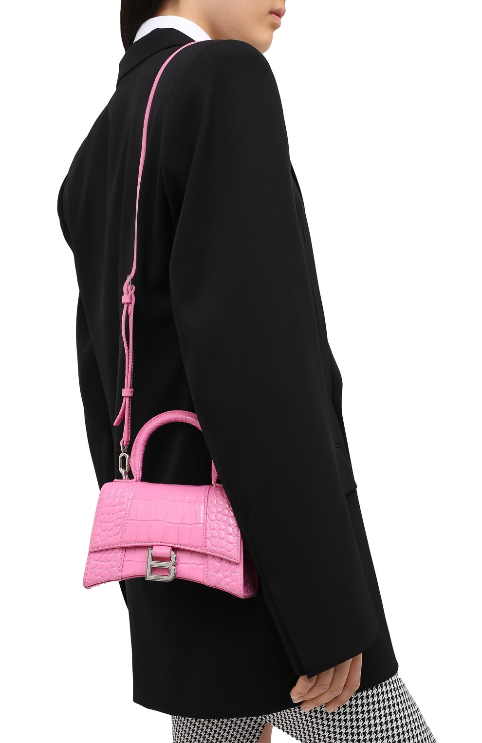 Женская сумка hourglass xs BALENCIAGA розового цвета по цене 148500 руб., арт. 592833/1LR6Y | Фото 5 Женская сумка hourglass xs BALENCIAGA розового цвета, арт. 592833/1LR6Y | Фото 5 (Сумки-технические: Сумки через плечо, Сумки top-handle; Материал: Натуральная кожа; Размер: mini; Ремень/цепочка: На ремешке)