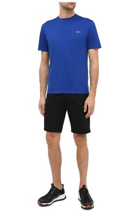 Мужская хлопковая футболка ERMENEGILDO ZEGNA синего цвета по цене 23900 руб., арт. UV526/707R | Фото 2 Мужская хлопковая футболка ERMENEGILDO ZEGNA синего цвета, арт. UV526/707R | Фото 2 (Длина (для топов): Стандартные; Материал внешний: Хлопок; Рукава: Короткие; Мужское Кросс-КТ: Футболка-одежда; Принт: Без принта; Стили: Кэжуэл)