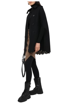 Женская кейп REDVALENTINO черного цвета по цене 79100 руб., арт. UR3CG020/57J | Фото 2 Женская кейп REDVALENTINO черного цвета, арт. UR3CG020/57J | Фото 2