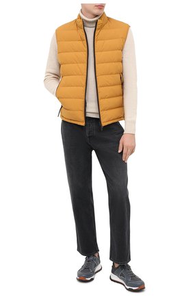 Мужской пуховый жилет ERMENEGILDO ZEGNA желтого цвета по цене 132500 руб., арт. UVT35/V113B | Фото 2 Мужской пуховый жилет ERMENEGILDO ZEGNA желтого цвета, арт. UVT35/V113B | Фото 2