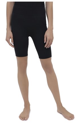 Женские шорты perfect fit WOLFORD черного цвета по цене 13300 руб., арт. 14801 | Фото 2 Женские шорты perfect fit WOLFORD черного цвета, арт. 14801 | Фото 2