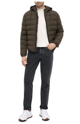 Мужская пуховая куртка ERMENEGILDO ZEGNA хаки цвета по цене 211500 руб., арт. UVT35/V107B | Фото 2 Мужская пуховая куртка ERMENEGILDO ZEGNA хаки цвета, арт. UVT35/V107B | Фото 2 (Длина (верхняя одежда): Короткие; Рукава: Длинные; Материал подклада: Синтетический материал; Материал внешний: Синтетический материал; Мужское Кросс-КТ: Пуховик-верхняя одежда, Верхняя одежда, пуховик-короткий; Стили: Классический; Кросс-КТ: Пуховик, Куртка; Материал утеплителя: Пух и перо)