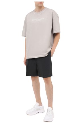 Мужские шерстяные шорты MAISON MARGIELA темно-серого цвета по цене 43100 руб., арт. S50MU0038/S44330 | Фото 2 Мужские шерстяные шорты MAISON MARGIELA темно-серого цвета, арт. S50MU0038/S44330 | Фото 2