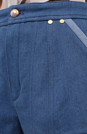 Женские джинсовые шорты CHLOÉ голубого цвета, арт. CHC20ADS05153 | Фото 6 (Женское Кросс-КТ: Шорты-одежда; Кросс-КТ: Деним; Длина Ж (юбки, платья, шорты): Мини; Материал внешний: Хлопок, Деним; Стили: Кэжуэл)