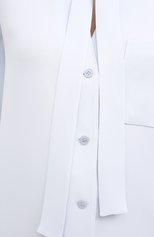 Женская шелковая блузка LORO PIANA голубого цвета, арт. FAL2970 | Фото 6 (Материал внешний: Шелк; Рукава: Длинные; Принт: Без принта; Длина (для топов): Стандартные; Региональные ограничения белый список (Axapta Mercury): RU; Стили: Романтичный; Женское Кросс-КТ: Блуза-одежда)