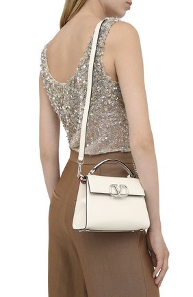 Женская сумка valentino garavani vsling VALENTINO белого цвета по цене 149000 руб., арт. UW2B0G97/BIY | Фото 2 Женская сумка valentino garavani vsling VALENTINO белого цвета, арт. UW2B0G97/BIY | Фото 2