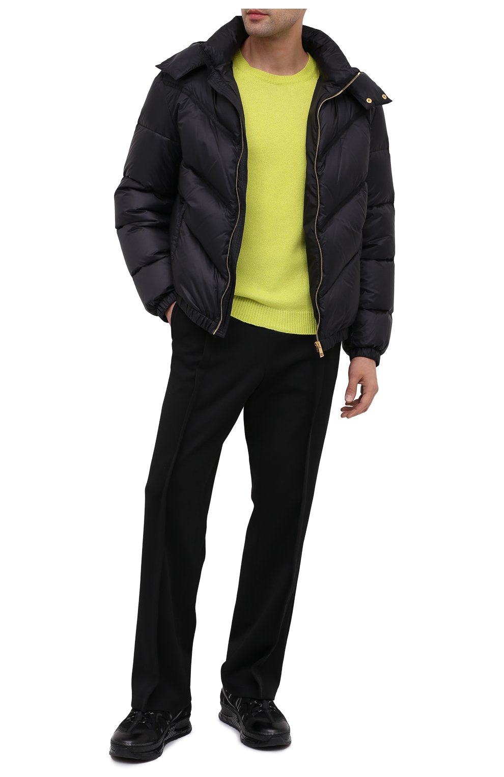 Мужская пуховая куртка VERSACE черного цвета, арт. A87434/A233255 | Фото 2 (Кросс-КТ: Куртка, Пуховик; Мужское Кросс-КТ: пуховик-короткий, Пуховик-верхняя одежда, Верхняя одежда; Рукава: Длинные; Материал внешний: Синтетический материал; Материал подклада: Синтетический материал; Длина (верхняя одежда): Короткие; Материал утеплителя: Пух и перо; Стили: Кэжуэл)