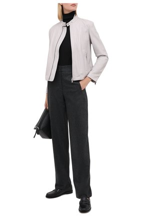 Женская кожаная куртка EMPORIO ARMANI светло-серого цвета по цене 89950 руб., арт. 9NB04P/92P21 | Фото 2 Женская кожаная куртка EMPORIO ARMANI светло-серого цвета, арт. 9NB04P/92P21 | Фото 2