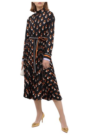 Женская кожаные туфли valentino garavani vlogo VALENTINO золотого цвета по цене 63450 руб., арт. UW2S0R78/WZI | Фото 2 Женская кожаные туфли valentino garavani vlogo VALENTINO золотого цвета, арт. UW2S0R78/WZI | Фото 2