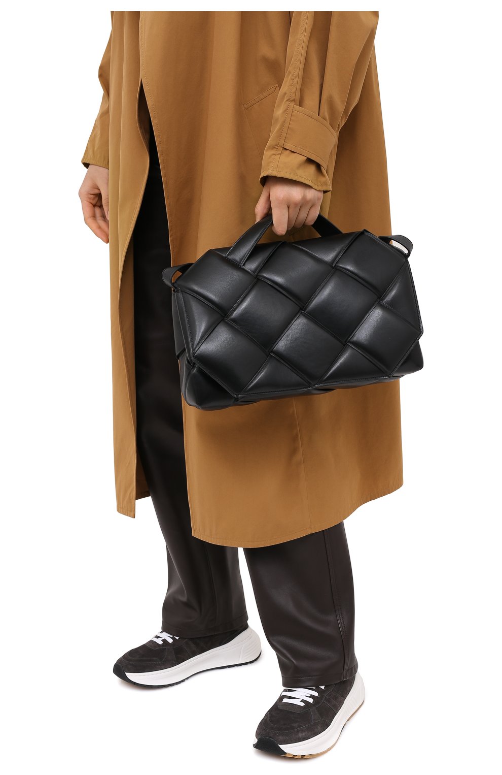 Женская сумка bv handle BOTTEGA VENETA черного цвета по цене 309000 руб., арт. 632647/VCQR1 | Фото 2 Женская сумка bv handle BOTTEGA VENETA черного цвета, арт. 632647/VCQR1 | Фото 2