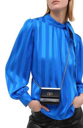 Женские кошелек на цепочке valentino garavani VALENTINO черного цвета по цене 43150 руб., арт. UW2P0U25/TRC | Фото 2 Женские кошелек на цепочке valentino garavani VALENTINO черного цвета, арт. UW2P0U25/TRC | Фото 2