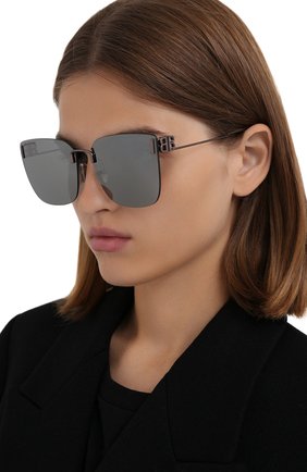 Женские солнцезащитные очки BALENCIAGA серебряного цвета по цене 28300 руб., арт. 628253/T0005 | Фото 2 Женские солнцезащитные очки BALENCIAGA серебряного цвета, арт. 628253/T0005 | Фото 2