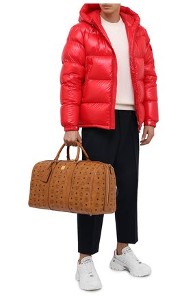 Мужская дорожная сумка traveler MCM коричневого цвета по цене 105000 руб., арт. MMV AAVY02 | Фото 2 Мужская дорожная сумка traveler MCM коричневого цвета, арт. MMV AAVY02 | Фото 2