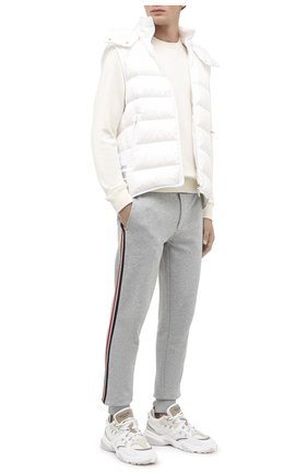 Мужской пуховый жилет tenibres MONCLER белого цвета по цене 70500 руб., арт. F2-091-1A582-00-C0606 | Фото 2 Мужской пуховый жилет tenibres MONCLER белого цвета, арт. F2-091-1A582-00-C0606 | Фото 2