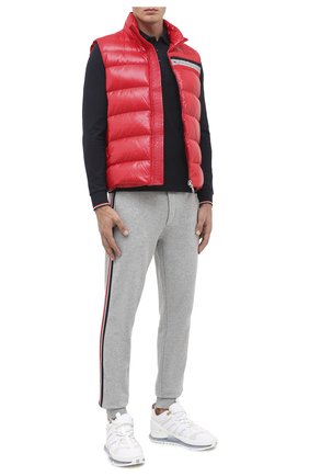 Мужской пуховый жилет parpallion MONCLER красного цвета по цене 66700 руб., арт. F2-091-1A583-00-C0604 | Фото 2 Мужской пуховый жилет parpallion MONCLER красного цвета, арт. F2-091-1A583-00-C0604 | Фото 2