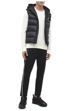 Мужской пуховый жилет vanoise MONCLER черного цвета по цене 63500 руб., арт. F2-091-1A585-00-C0571 | Фото 2 Мужской пуховый жилет vanoise MONCLER черного цвета, арт. F2-091-1A585-00-C0571 | Фото 2