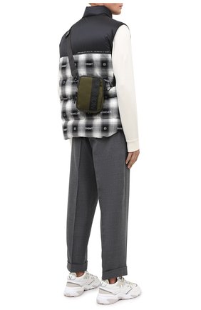 Мужская текстильная сумка MONCLER хаки цвета по цене 44000 руб., арт. F2-09A-5L700-00-02SL1 | Фото 2 Мужская текстильная сумка MONCLER хаки цвета, арт. F2-09A-5L700-00-02SL1 | Фото 2