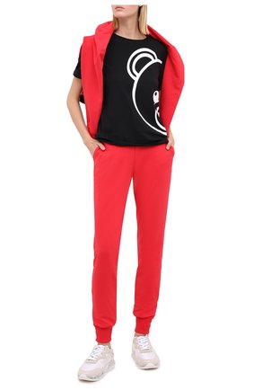 Женская хлопковая футболка MOSCHINO UNDERWEAR WOMAN черного цвета по цене 11700 руб., арт. A1914/9012 | Фото 2 Женская хлопковая футболка MOSCHINO UNDERWEAR WOMAN черного цвета, арт. A1914/9012 | Фото 2