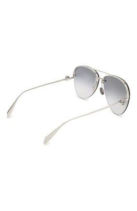 Женские солнцезащитные очки ALEXANDER MCQUEEN синего цвета по цене 49950 руб., арт. AM0270S 001 | Фото 4 Женские солнцезащитные очки ALEXANDER MCQUEEN синего цвета, арт. AM0270S 001 | Фото 4