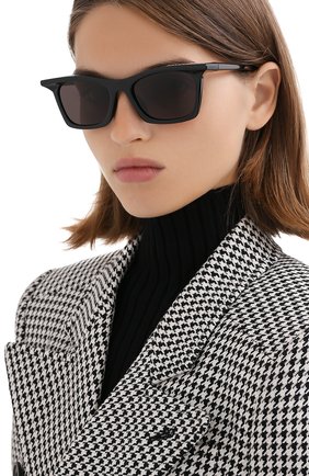 Женские солнцезащитные очки BALENCIAGA черного цвета по цене 23100 руб., арт. BB0099S 001 | Фото 2 Женские солнцезащитные очки BALENCIAGA черного цвета, арт. BB0099S 001 | Фото 2