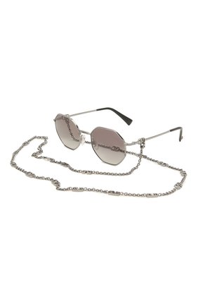 Женские солнцезащитные очки и цепочка VALENTINO серебряного цвета по цене 31900 руб., арт. 2040-300511 | Фото 1 Женские солнцезащитные очки и цепочка VALENTINO серебряного цвета, арт. 2040-300511 | Фото 1