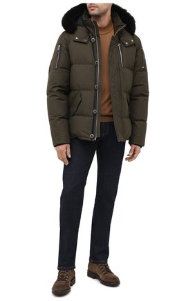 Мужская пуховая куртка 3q с меховой отделкой MOOSE KNUCKLES хаки цвета по цене 92650 руб., арт. MK2228M3Q | Фото 2 Мужская пуховая куртка 3q с меховой отделкой MOOSE KNUCKLES хаки цвета, арт. MK2228M3Q | Фото 2