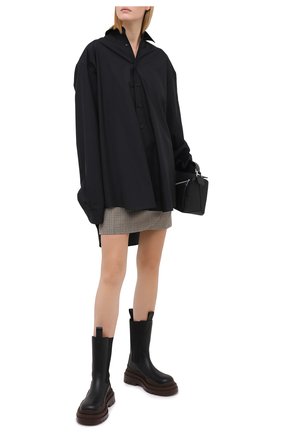 Женская хлопковая рубашка VETEMENTS черного цвета по цене 58200 руб., арт. UAH21SH143 1006/W | Фото 2 Женская хлопковая рубашка VETEMENTS черного цвета, арт. UAH21SH143 1006/W | Фото 2
