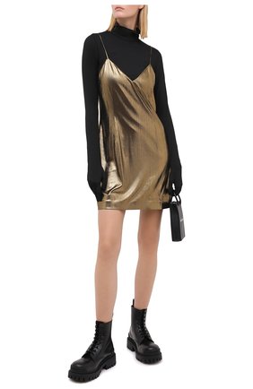 Женское платье VETEMENTS золотого цвета по цене 122000 руб., арт. WAH21DR096 1331/G0LD | Фото 2 Женское платье VETEMENTS золотого цвета, арт. WAH21DR096 1331/G0LD | Фото 2