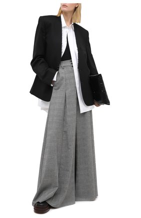 Женская шерстяная юбка VETEMENTS серого цвета по цене 128500 руб., арт. WAH21SK111 1205/BLACK/WHITE CHECK | Фото 2 Женская шерстяная юбка VETEMENTS серого цвета, арт. WAH21SK111 1205/BLACK/WHITE CHECK | Фото 2