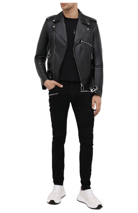 Мужские джинсы BALMAIN черного цвета по цене 88800 руб., арт. UH15130/Z119 | Фото 2 Мужские джинсы BALMAIN черного цвета, арт. UH15130/Z119 | Фото 2