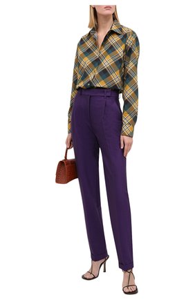 Женские шерстяные брюки VICTORIA BECKHAM фиолетового цвета по цене 78750 руб., арт. 1320WTR001457A | Фото 2 Женские шерстяные брюки VICTORIA BECKHAM фиолетового цвета, арт. 1320WTR001457A | Фото 2