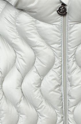 Детского пуховый комбинезон MONCLER светло-серого цвета по цене 45700 руб., арт. F2-951-1G503-10-53048 | Фото 3 Детского пуховый комбинезон MONCLER светло-серого цвета, арт. F2-951-1G503-10-53048 | Фото 3