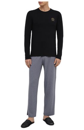 Мужские хлопковый лонгслив VERSACE черного цвета по цене 7365 руб., арт. AUU01007/A232741 | Фото 2 Мужские хлопковый лонгслив VERSACE черного цвета, арт. AUU01007/A232741 | Фото 2