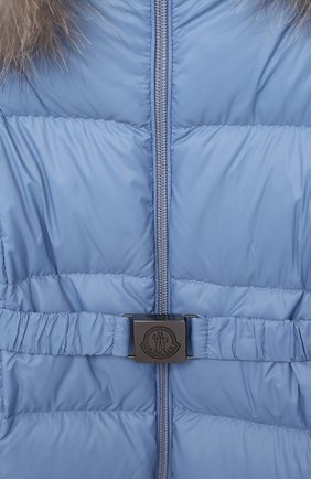 Детского пуховый комбинезон с пинетками MONCLER голубого цвета по цене 48400 руб., арт. F2-951-1G506-02-53079/3M-18M | Фото 3 Детского пуховый комбинезон с пинетками MONCLER голубого цвета, арт. F2-951-1G506-02-53079/3M-18M | Фото 3