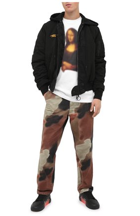 Мужской хлопковый бомбер OFF-WHITE черного цвета по цене 120500 руб., арт. 0MEH017E20FAB0011001 | Фото 2 Мужской хлопковый бомбер OFF-WHITE черного цвета, арт. 0MEH017E20FAB0011001 | Фото 2
