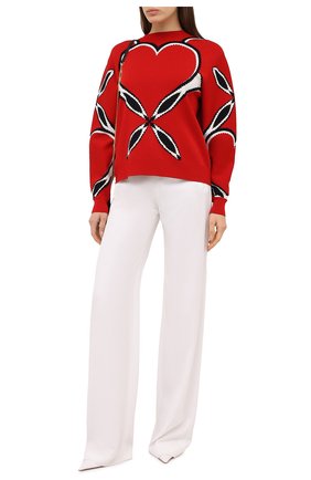 Женский пуловер из вискозы ALEXANDER MCQUEEN красного цвета по цене 113500 руб., арт. 641912/Q1ARZ | Фото 2 Женский пуловер из вискозы ALEXANDER MCQUEEN красного цвета, арт. 641912/Q1ARZ | Фото 2 (Длина (для топов): Стандартные; Рукава: Длинные; Женское Кросс-КТ: Пуловер-одежда; Материал внешний: Вискоза)