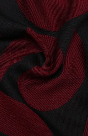 Мужской шерстяной шарф DSQUARED2 бордового цвета по цене 17500 руб., арт. SCM0015 01W01070 | Фото 2 Мужской шерстяной шарф DSQUARED2 бордового цвета, арт. SCM0015 01W01070 | Фото 2