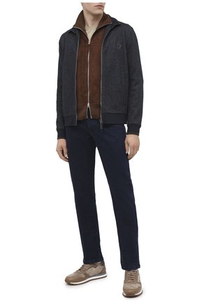 Мужской комбинированный кардиган TOM FORD светло-коричневого цвета по цене 308500 руб., арт. BVM61/TFK157 | Фото 2 Мужской комбинированный кардиган TOM FORD светло-коричневого цвета, арт. BVM61/TFK157 | Фото 2 (Материал внешний: Шерсть; Рукава: Длинные; Длина (для топов): Стандартные; Мужское Кросс-КТ: Кардиган-одежда; Стили: Кэжуэл; Региональные ограничения белый список (Axapta Mercury): RU)